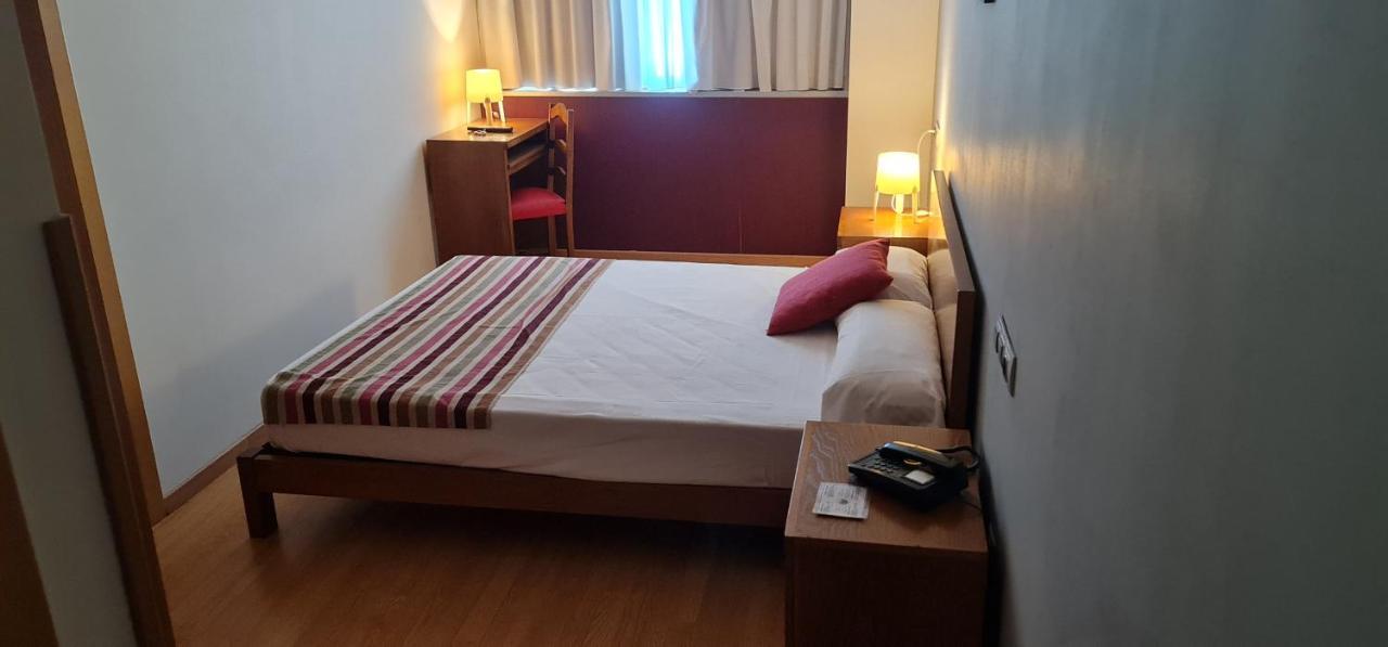 Hotel Ciudad De Корелья Екстер'єр фото