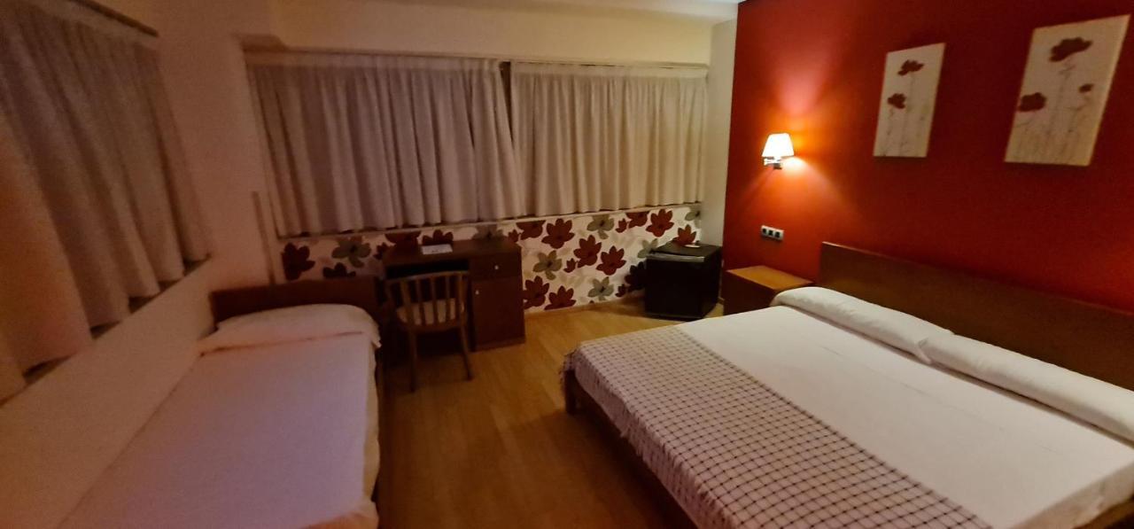 Hotel Ciudad De Корелья Екстер'єр фото