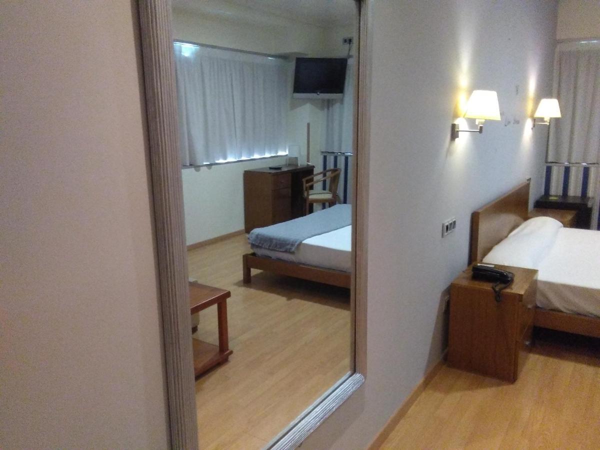 Hotel Ciudad De Корелья Екстер'єр фото