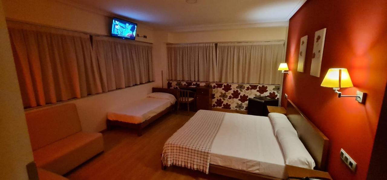Hotel Ciudad De Корелья Екстер'єр фото