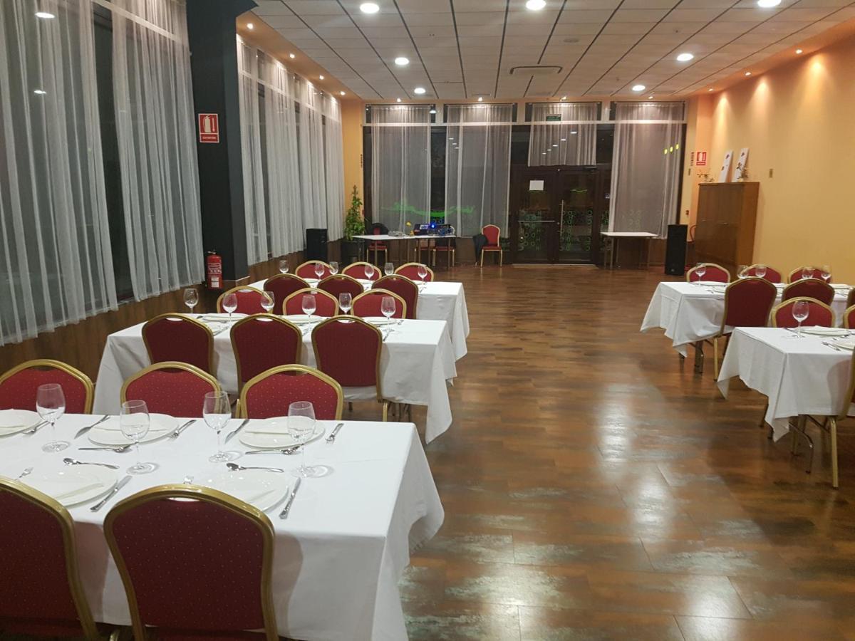 Hotel Ciudad De Корелья Екстер'єр фото